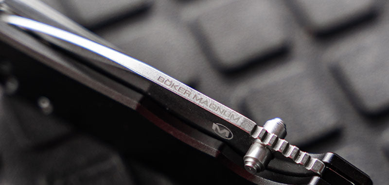 Couteau Pliant noir Crossbar Lock Boker magnum Rockstub