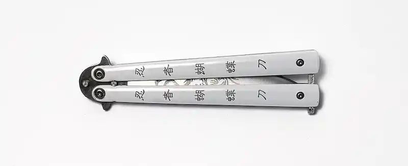 Couteau papillon blanc japonais