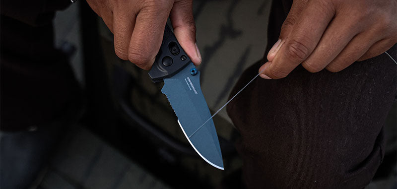 Couteau pliant Adira Gris et bleu Benchmade