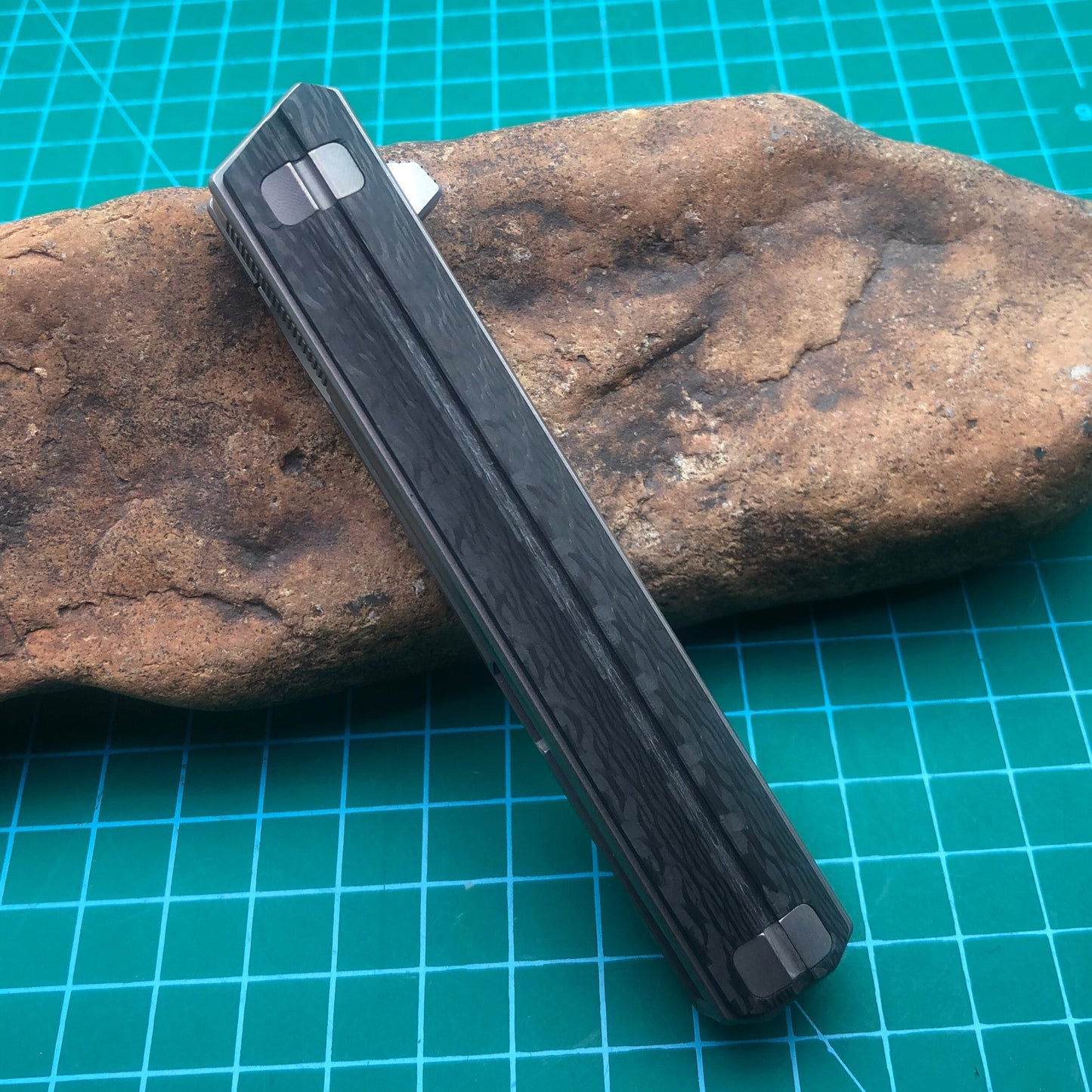 COUTEAU PLIANT DE CHASSE