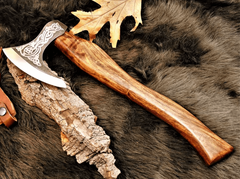 Hache des Jomsvikings - VIKING - L'échoppe des Conquérants Hache des Jomsvikings - VIKING - L'échoppe des Conquérants