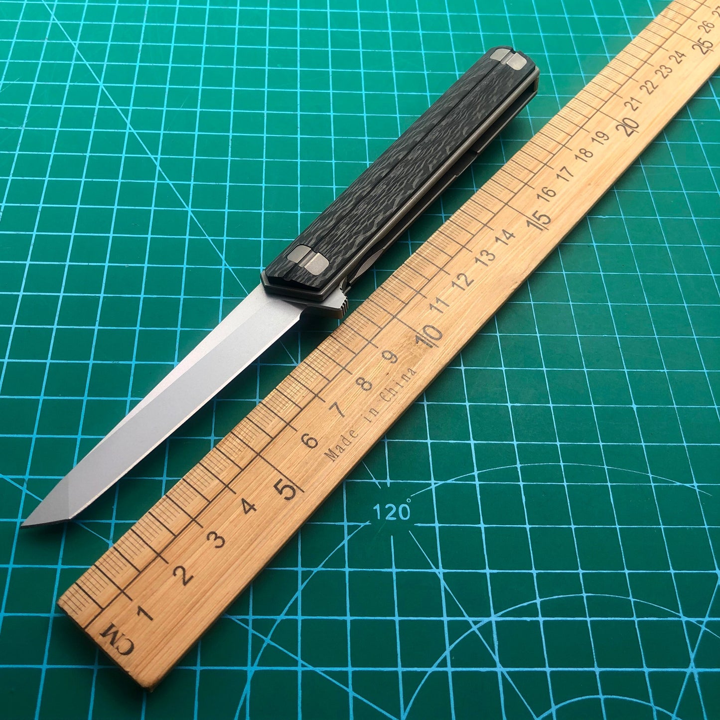 COUTEAU PLIANT DE CHASSE